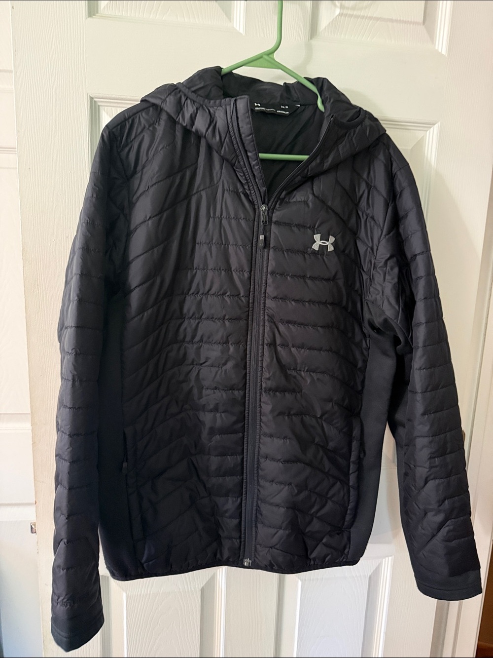 Under Armour Woman’s Black Hooded Lightweight Jacket